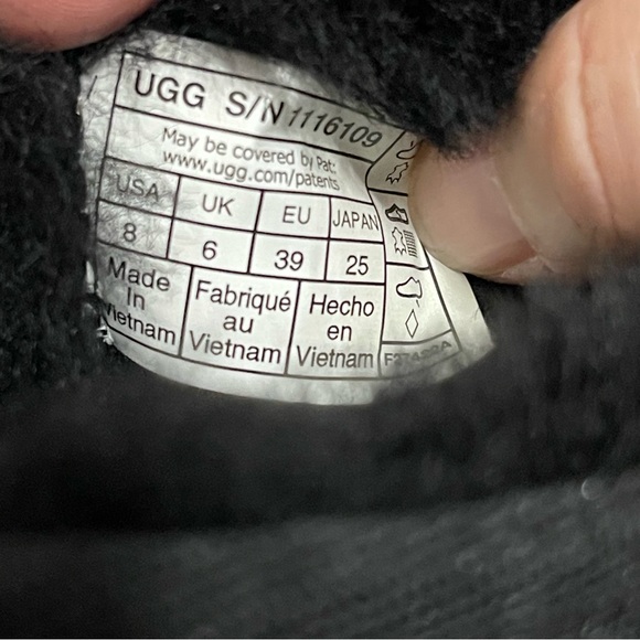 UGG Ultra Mini Classic Slip On Casual Boots Black Suede Modest Womens 8 - Picture 8 of 9